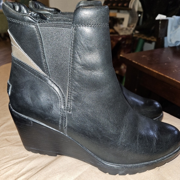 SOREL AFTER HOURS CHELSEA BOOT - WOMEN’S Size 9 - Picture 2 of 8